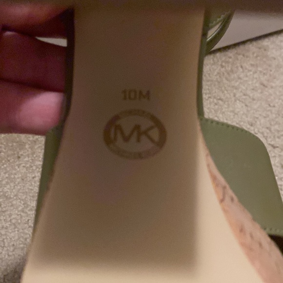 Michael Kors platform heels - Picture 5 of 6